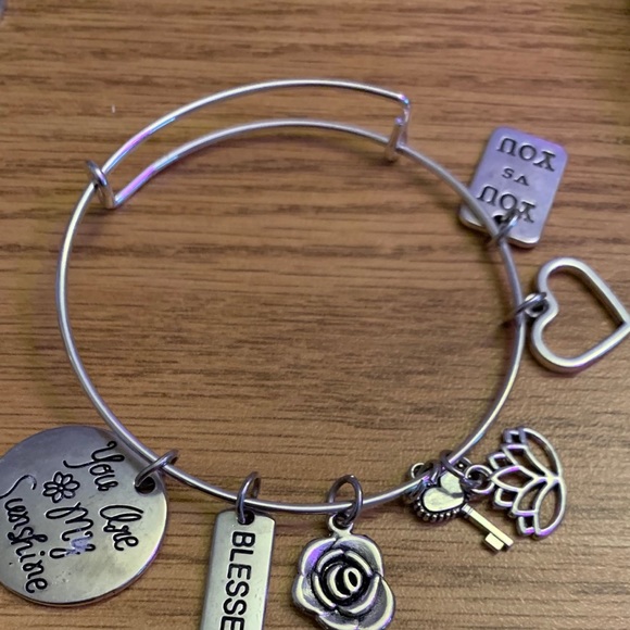 Bangle bracelets - Picture 2 of 3